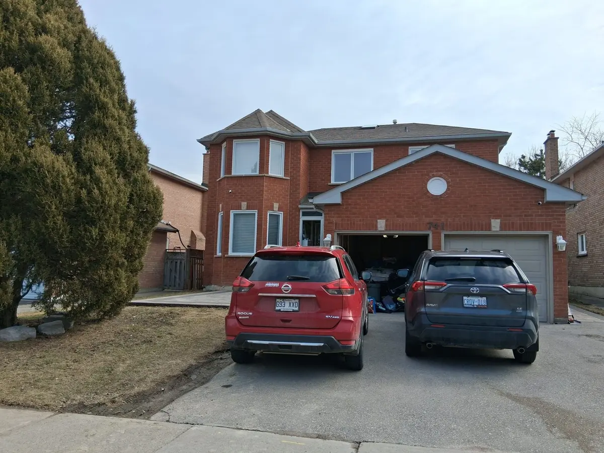 741 Shanahan BLVD, Newmarket, ON L3X 1P8