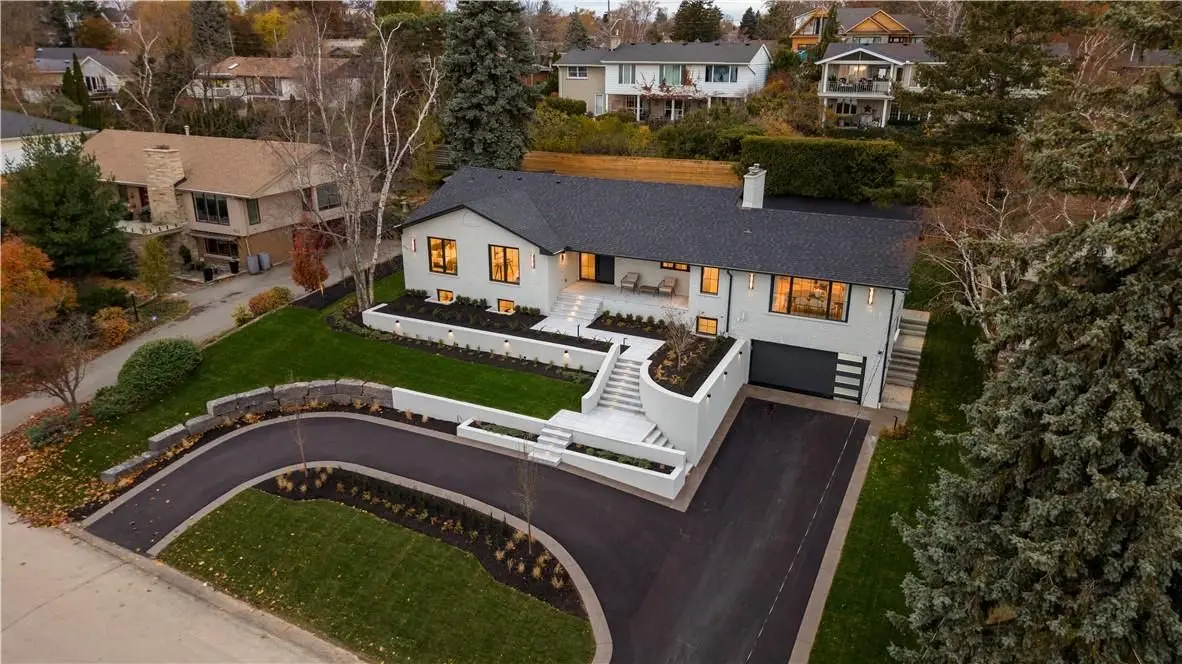 841 Danforth PL, Burlington, ON L7T 1S1