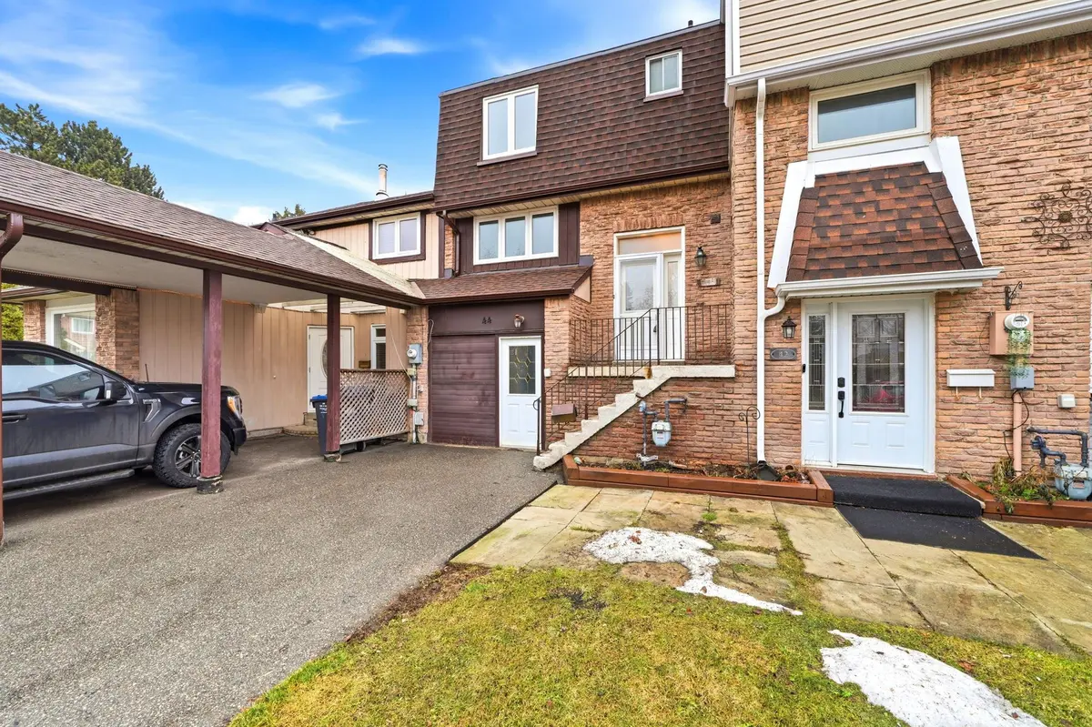 44 Fanshawe DR, Brampton, ON L6Z 1A9