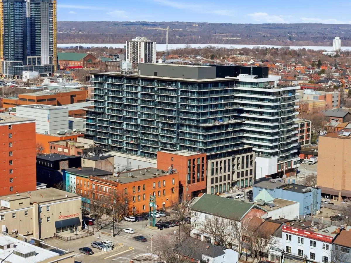 1 Jarvis ST #1317, Hamilton, ON L8R 3J2