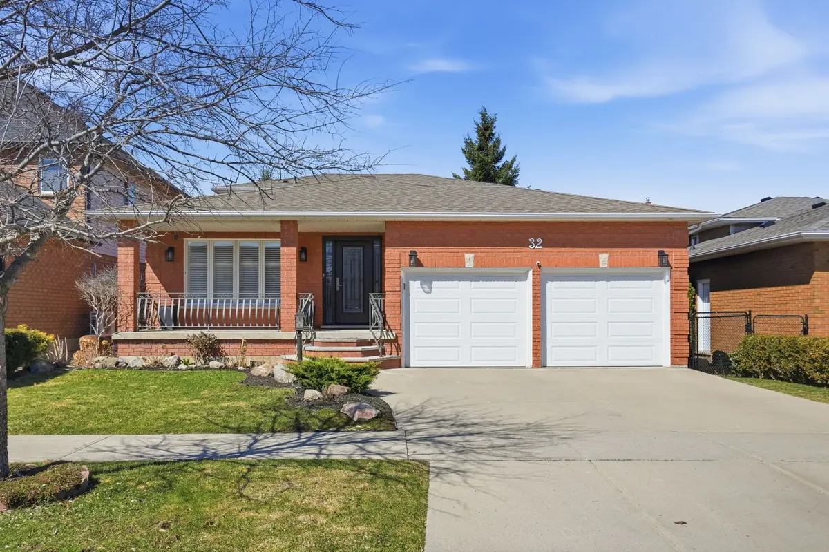 32 Highbury DR, Hamilton, ON L8J 2T4