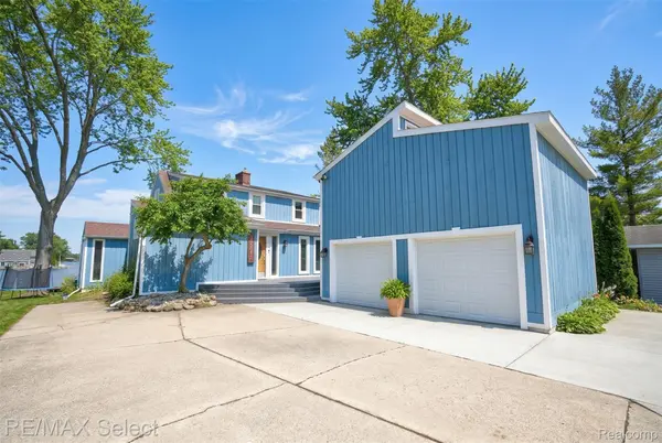 11501 Torrey RD, Fenton Charter Township, MI 48430