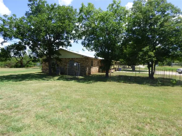 309 E 10th Street, Cisco, TX 76437