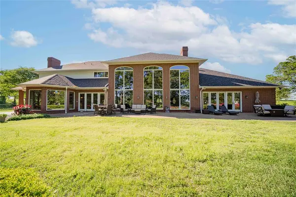 636 CR 3330, Omaha, TX 75571