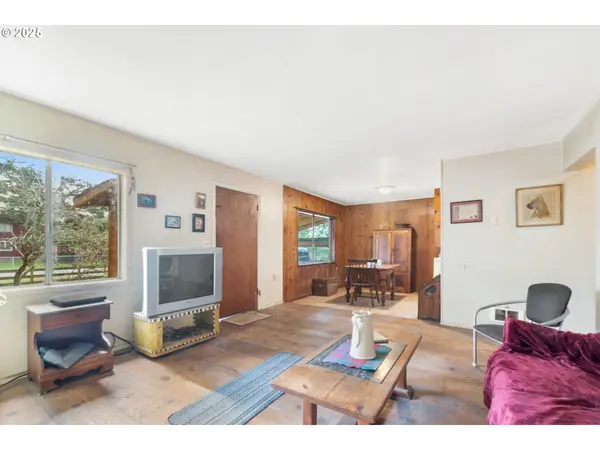 628 W 13TH ST, Port Orford, OR 97465