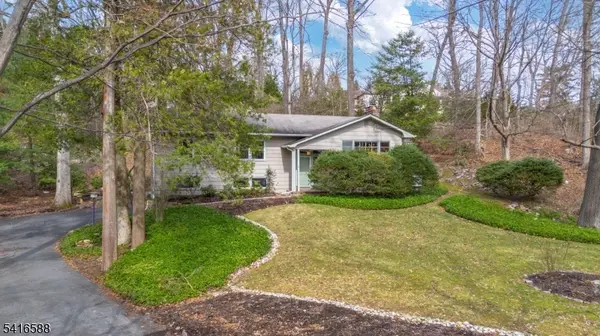 6 Van Duyne Rd, Mountain Lakes Boro, NJ 07046