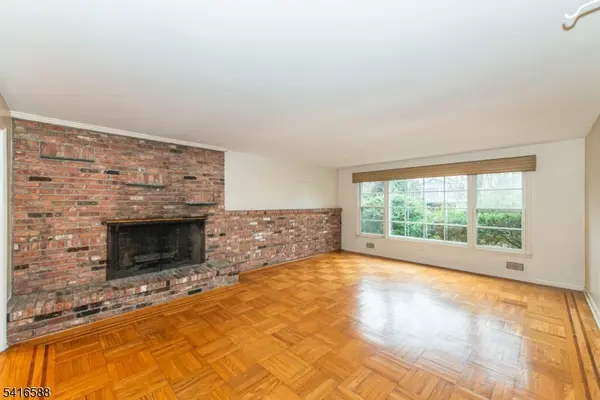 6 Van Duyne Rd, Mountain Lakes Boro, NJ 07046