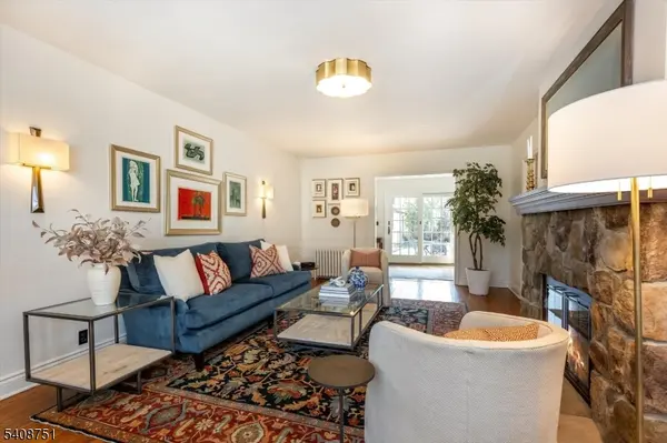 11 Valhalla Way, Verona Twp., NJ 07044