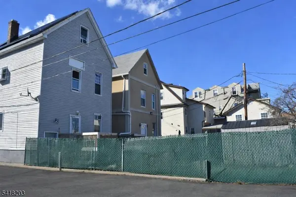 546 S Broad St, Elizabeth City, NJ 07202