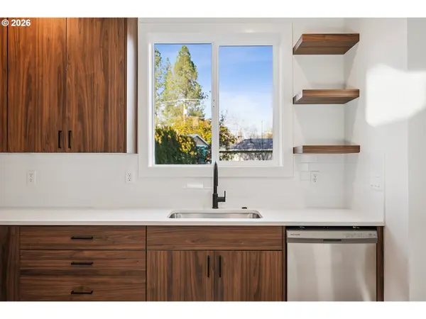 9568 SW 91ST AVE #5, Portland, OR 97223