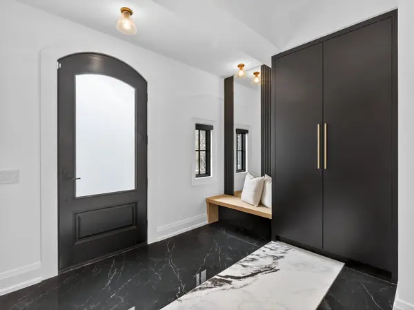 62 Maple AVE, Toronto C09, ON M4W 2T7