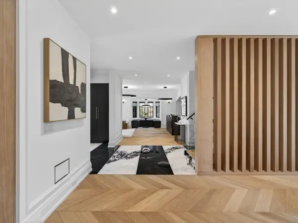 62 Maple AVE, Toronto C09, ON M4W 2T7