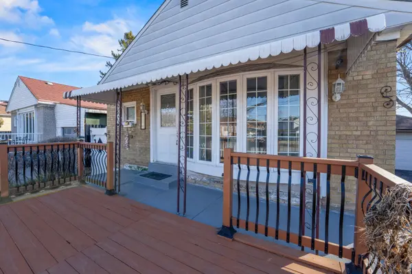 5 Hollingworth DR, Toronto E04, ON M1P 1E1