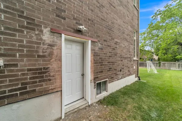 6 Menotti DR #BSMNT, Richmond Hill, ON L4E 0G9