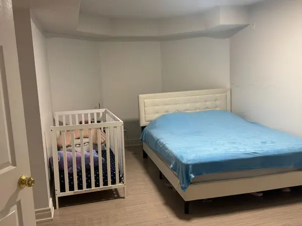 741 Shanahan BLVD, Newmarket, ON L3X 1P8