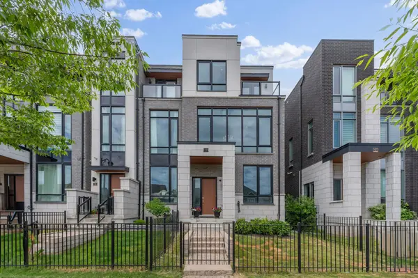 40 Crimson Forest DR, Vaughan, ON L6A 4C4