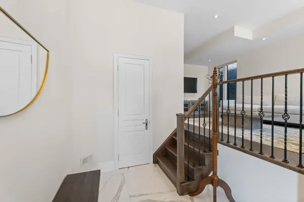 40 Crimson Forest DR, Vaughan, ON L6A 4C4