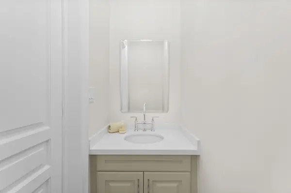 40 Crimson Forest DR, Vaughan, ON L6A 4C4