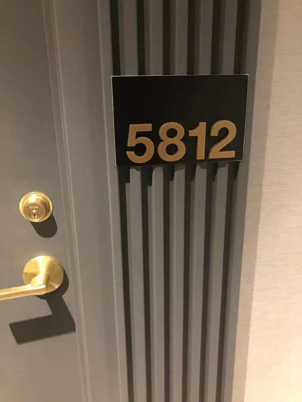 5 Buttermill AVE #5812, Vaughan, ON L4K 0J5