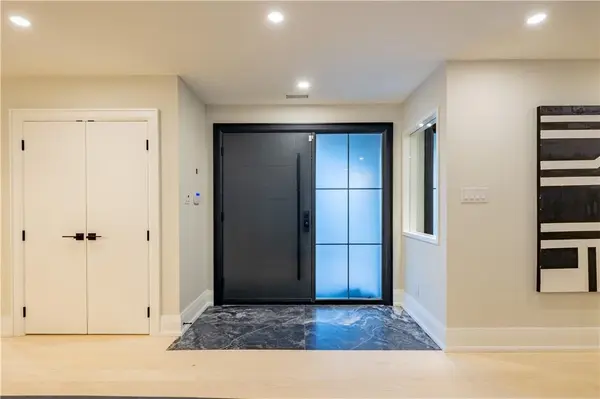 841 Danforth PL, Burlington, ON L7T 1S1