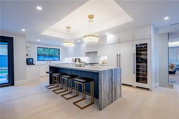 841 Danforth PL, Burlington, ON L7T 1S1