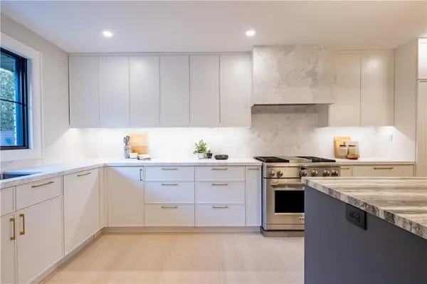 841 Danforth PL, Burlington, ON L7T 1S1