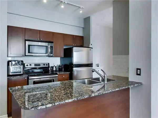 3525 Kariya DR #3101, Mississauga, ON L5B 0C2