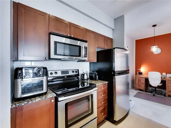 3525 Kariya DR #3101, Mississauga, ON L5B 0C2