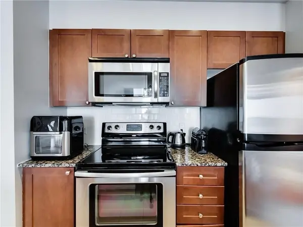 3525 Kariya DR #3101, Mississauga, ON L5B 0C2