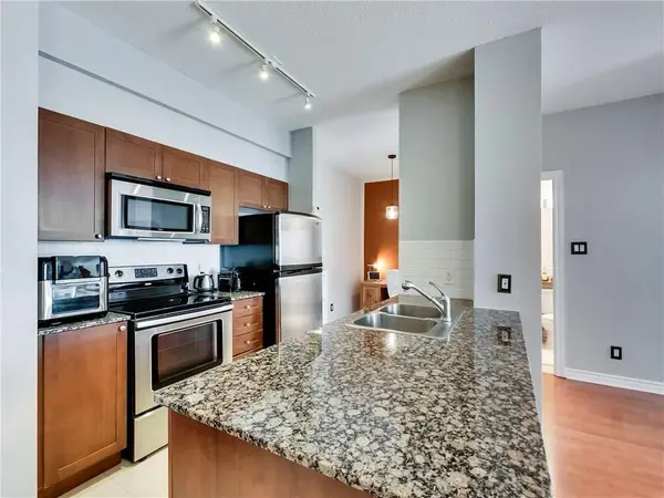 3525 Kariya DR #3101, Mississauga, ON L5B 0C2