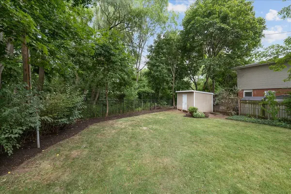 319 Erindale DR, Burlington, ON L7L 4T3