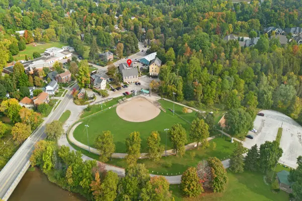 45 Confederation ST, Halton Hills, ON L7G 3R4