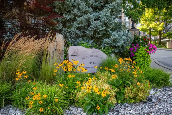 2511 Lakeshore RD W #311, Oakville, ON L6L 6L9