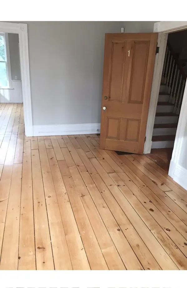 87 Main ST N #1, Milton, ON L9T 1N4