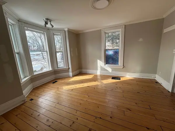 87 Main ST N #1, Milton, ON L9T 1N4