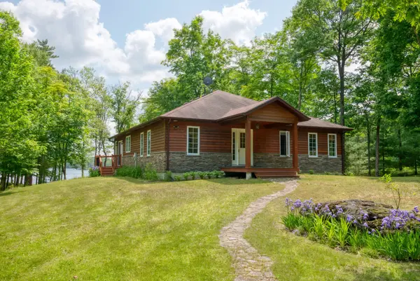 855A Crow Lake RD, Frontenac, ON K0H 2B0