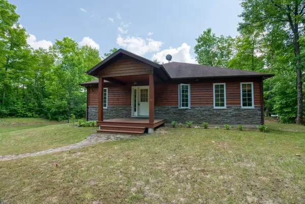 855A Crow Lake RD, Frontenac, ON K0H 2B0