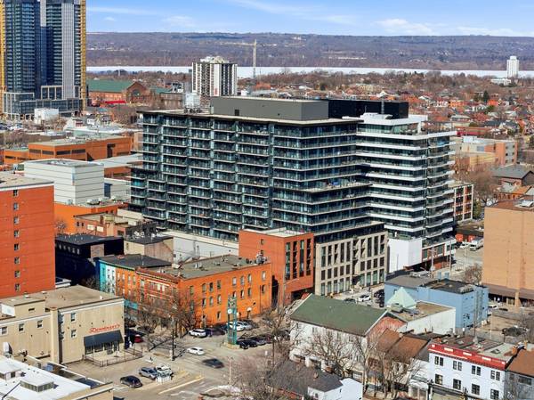 1 Jarvis ST #1317, Hamilton, ON L8R 3J2