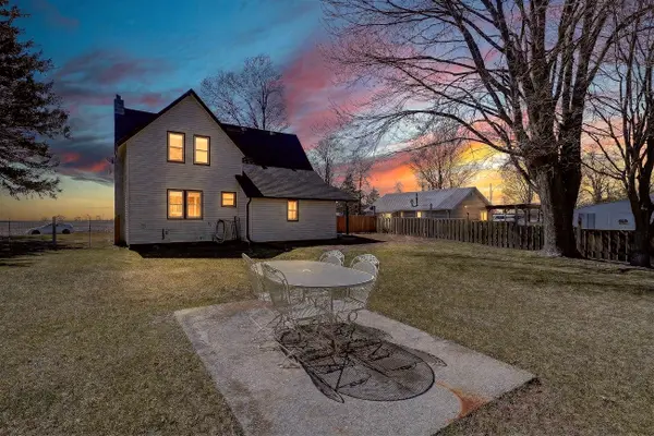 591 Lakeshore RD, Norfolk, ON N0E 1C0