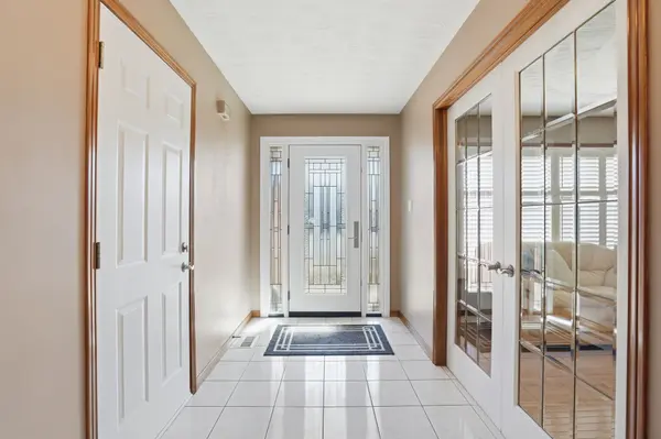 32 Highbury DR, Hamilton, ON L8J 2T4