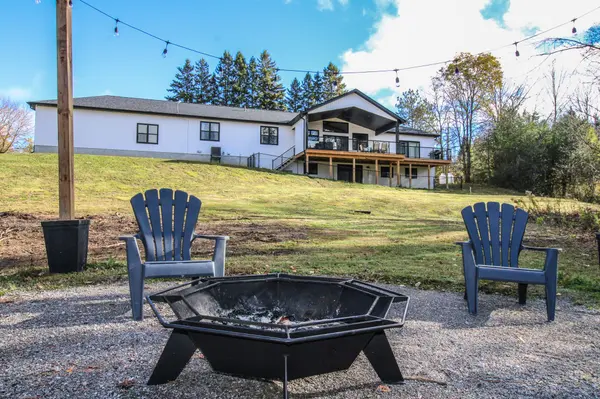 2 Ivy ST, Kawartha Lakes, ON K0L 2W0