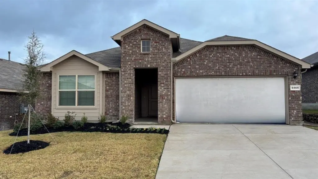 9465 MINT HILL Drive, Fort Worth, TX 76108