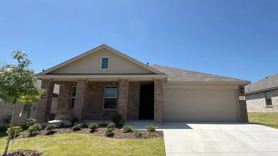 829 ROUND ROBIN Lane, Fort Worth, TX 76131