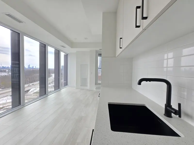 5 Quarrington LN #611, Toronto C13, ON M3C 0S5