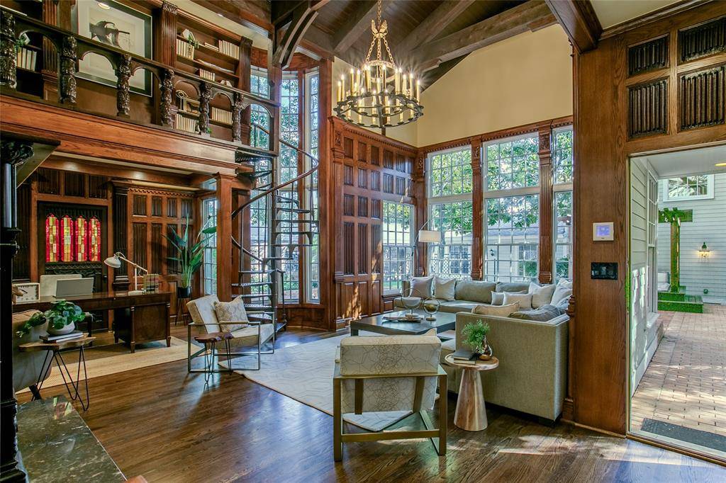 2916 Sale Street, Dallas, TX 75219