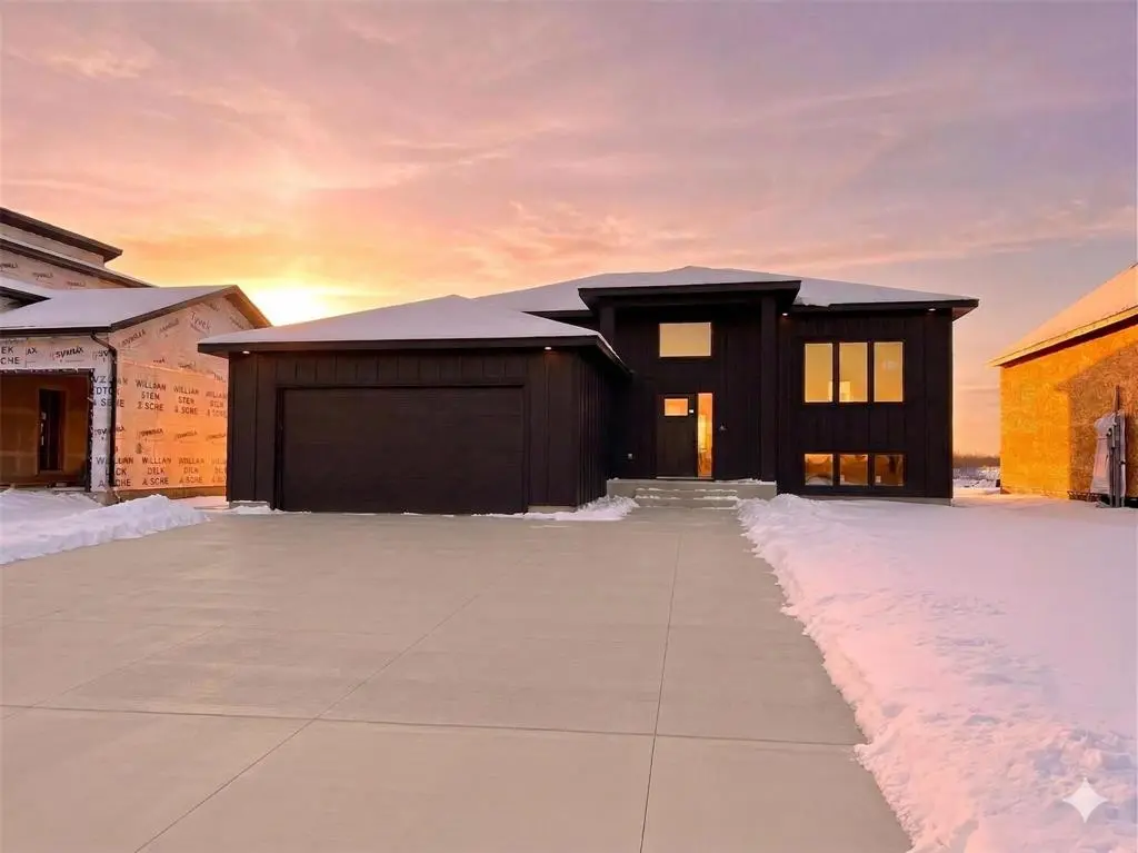 15 Ridgemont DR, Niverville, MB R0A 0A1