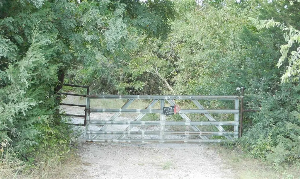 451 HCR3335 Road, Hubbard, TX 76648