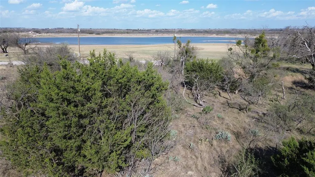 000 LAKE POINT Road, Comanche, TX 76442