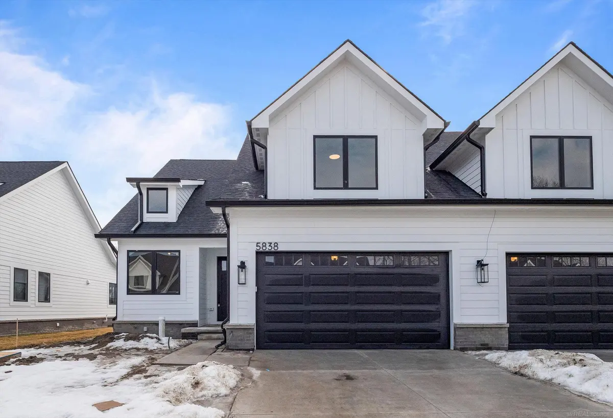 5838 Heights DR, Sterling Heights, MI 48314