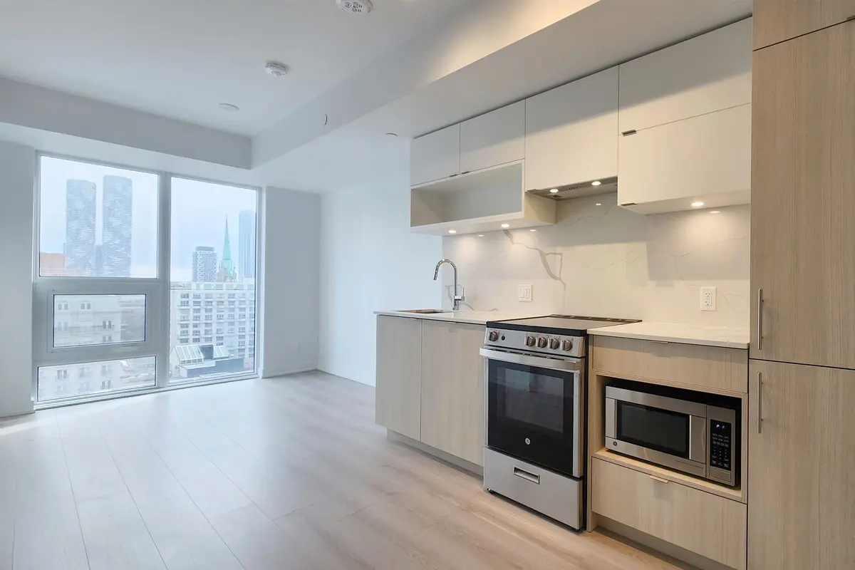 100 Queen ST E #1107, Toronto C08, ON M5C 0B5